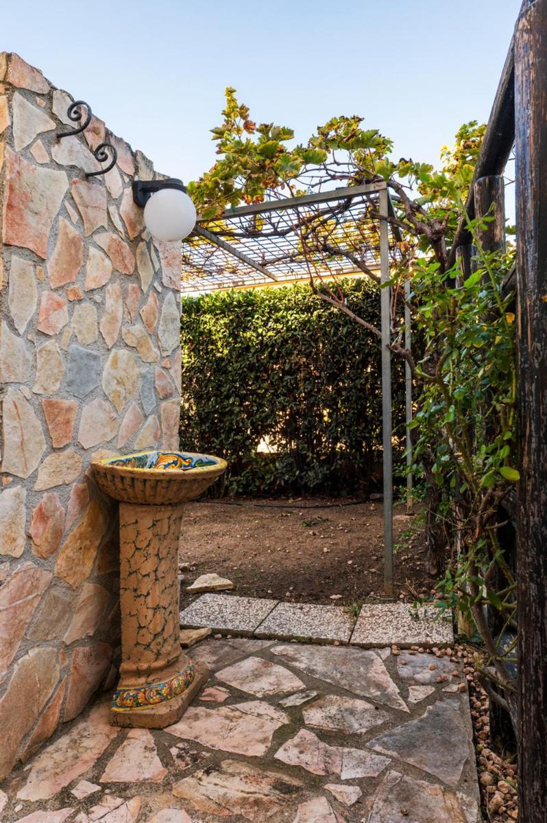 Villa Plumeria Campofelice Di Roccella Exterior foto