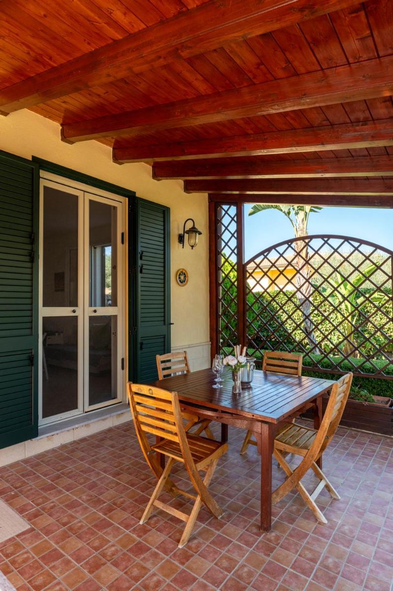 Villa Plumeria Campofelice Di Roccella Exterior foto